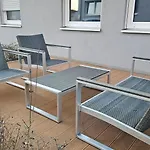 Zo195 One - Gärtnerviertel, Terrasse, Bus Vor Der Tür, Kostenlos Parken - Bema Apartment *